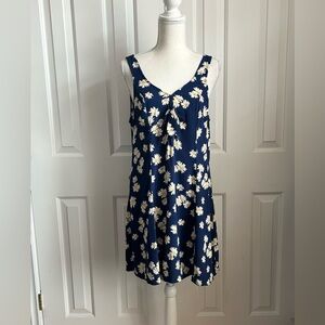 PRIVACY PLEASE Floral Daisies Sleeveless Mini Dress, Navy and White, Size Large